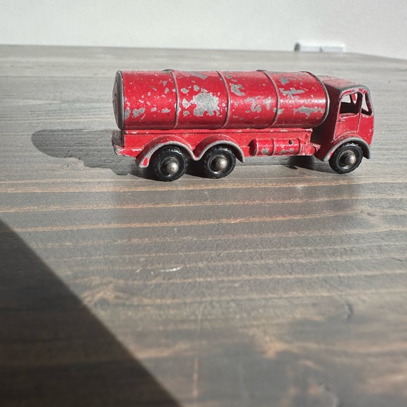Vintage metal Matchbox Petrol tanker
Serial #11 - Picture 3 of 7